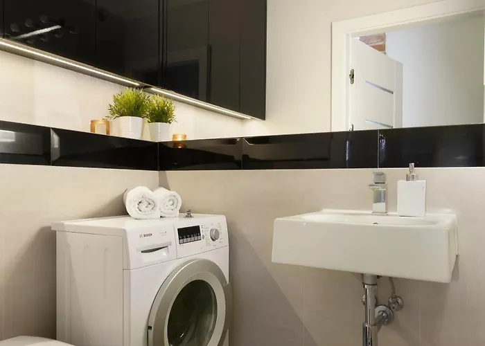 Elite Downtown Premium *