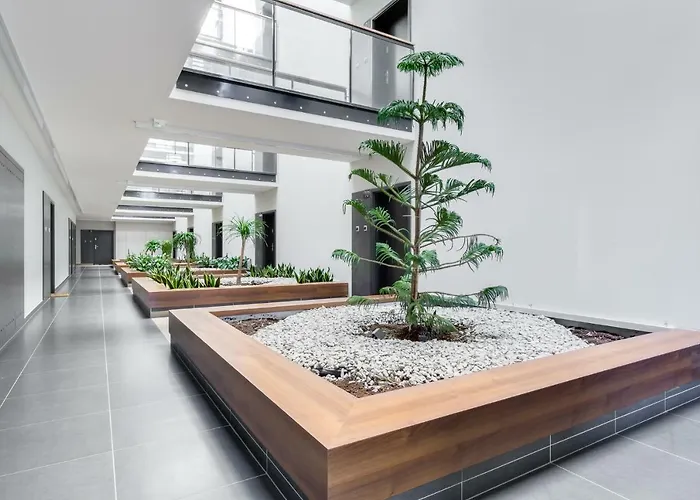 Elite Downtown Premium